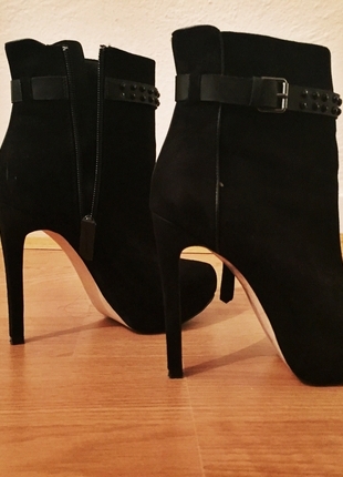 Stradivarius high heels boots