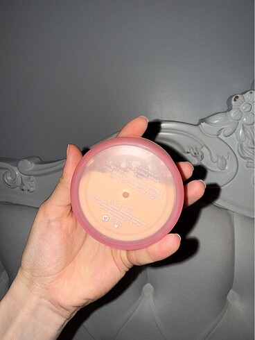 Benefit Cosmetics benefit transparan pudra