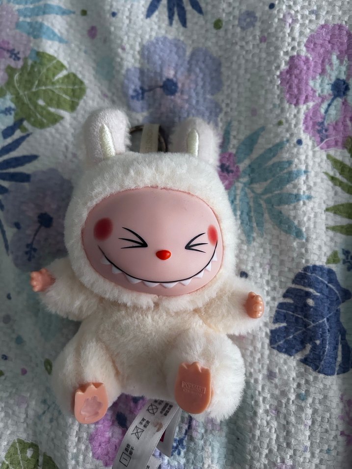 Pastel Beyaz Tavşan Peluş Oyuncak Labubu - Görsel 2