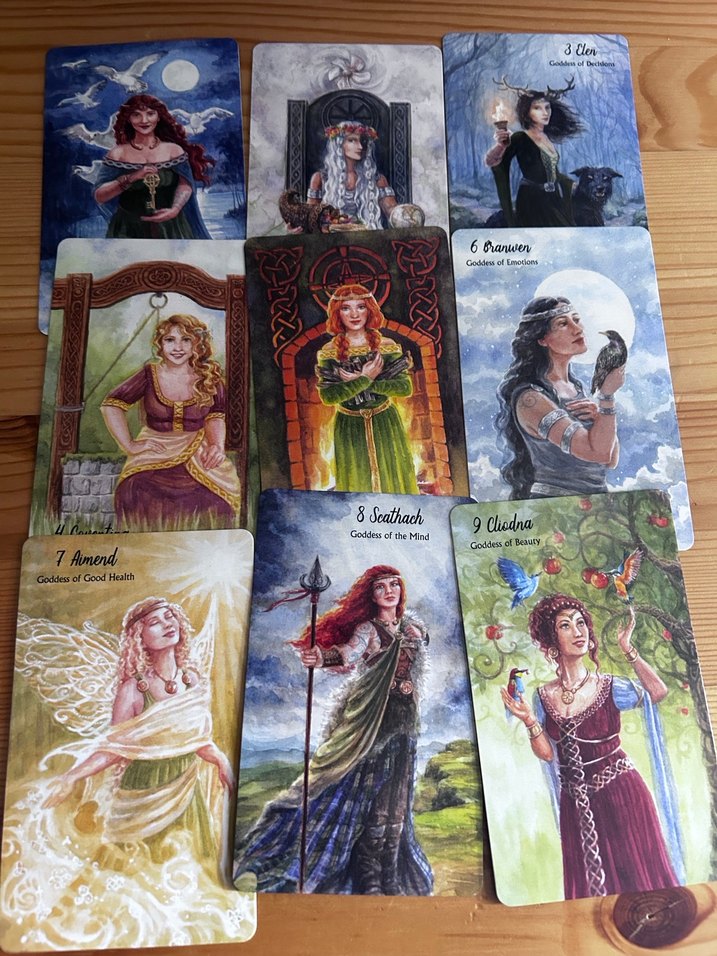 The Celtic Goddess Oracle Deck - 52 Kart ve Kitap - Görsel 3
