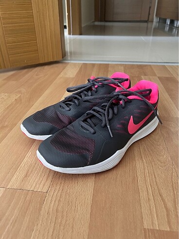 Nike kadın spor ayakkabı