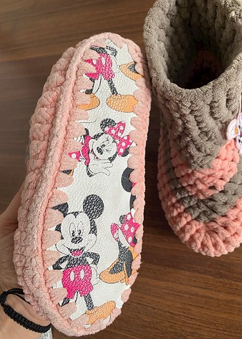 Kızlar için Nakışlı Örgü Ev Terlikleri - Görsel 5