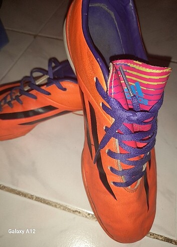 Halı saha krompon Adidas 