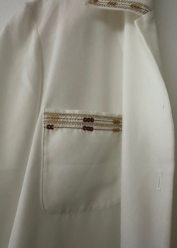 İşlemeli vatkalı bluz - Görsel 3