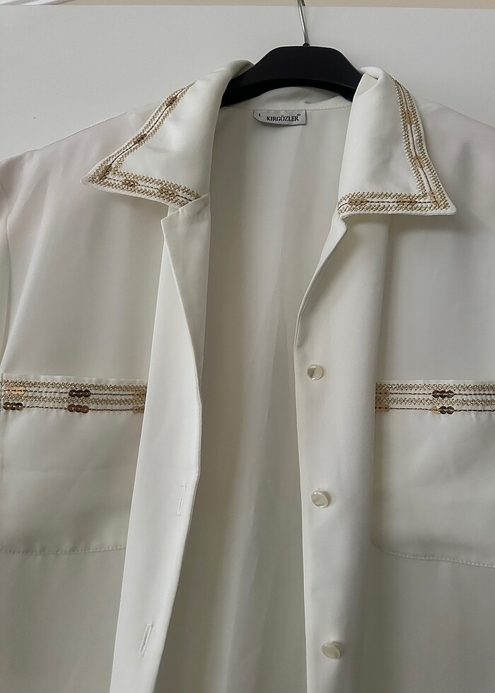 İşlemeli vatkalı bluz - Görsel 2