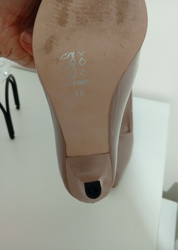 36 Beden Bej Parlak Stiletto Topuklu Kadın Ayakkabı