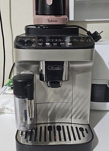 Delonghi marka kahve makinesi 
