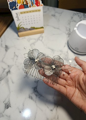 Boncuklu Gri Metal Çiçek Saç Tokası - Görsel 3