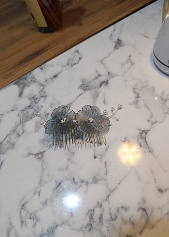 Boncuklu Gri Metal Çiçek Saç Tokası - Görsel 4