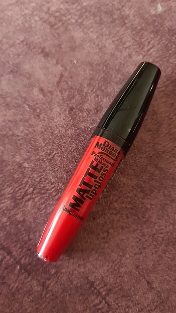 Diana monroe lipgloss