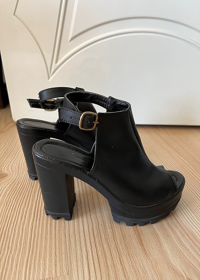 Platform topuklu ayakkabı - Görsel 2