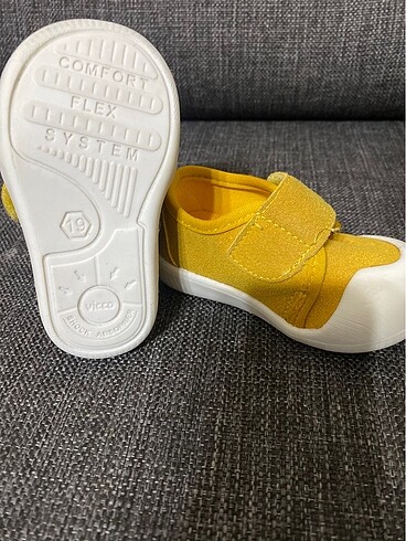 19 Beden sarı Renk VİCCO bebek ayakkabı