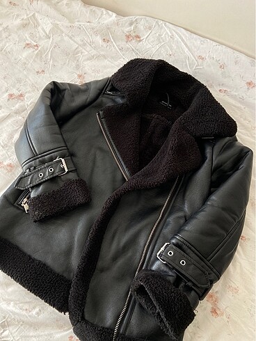 Stradivarius kürklü biker mont