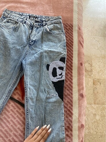 Trendyol & Milla Panda nakışlı jean