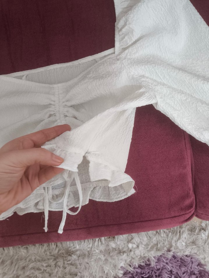 Beyaz Fırfırlı, Kısa Kollu Bluz - Görsel 3