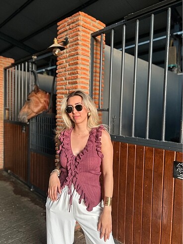 Zara Zara Fiyonklu Fırfırlı Triko