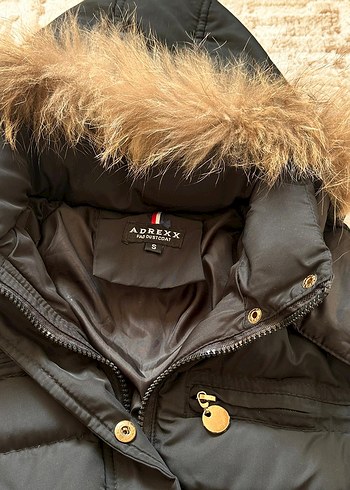 Kürk Detaylı Siyah Kadın Kışlık Mont - Görsel 3