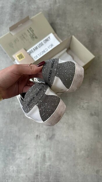 GOLDEN GOOSE DELUXE