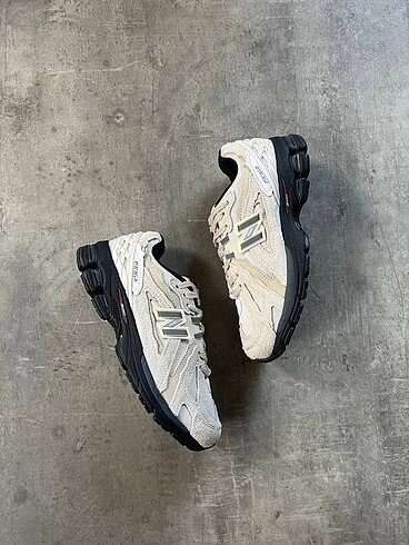 NEW BALANCE 1906