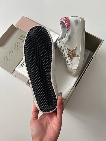 39 Beden çeşitli Renk GOLDEN GOOSE DELUXE