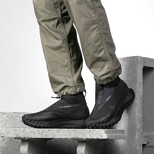 NIKE ACG MOUNTAIN FLY GORE-TEX black