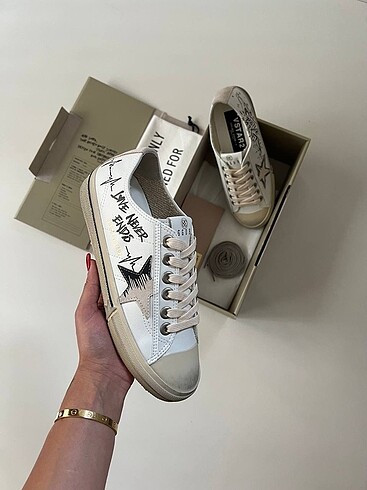 GOLDEN GOOSE DELUXE