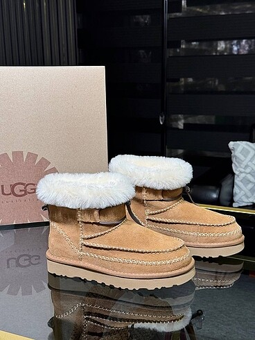 UGG BOT