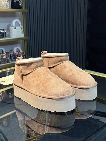 39 Beden UGG BOT