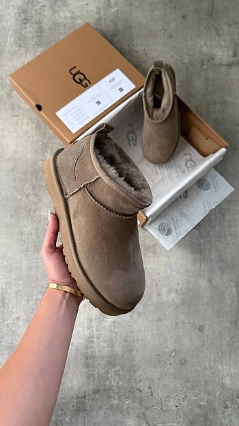 Ugg Mini Classic