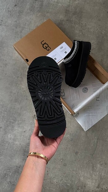 36 Beden UGG TAZZ
