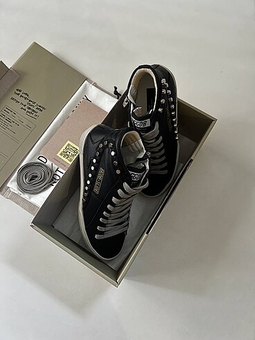 40 Beden siyah Renk GOLDEN GOOSE DELUXE