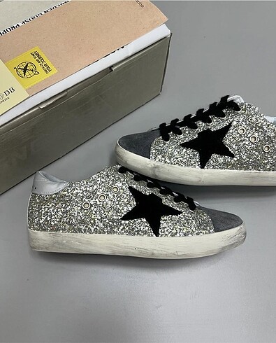 GOLDEN GOOSE SNEAKERS