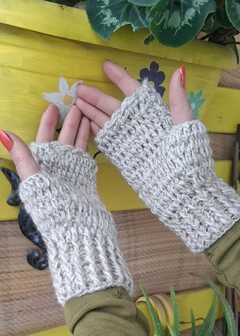 Krem Rengi Bohem Tarzı Örgü Parmaksız Kadın Eldiveni - Görsel 2