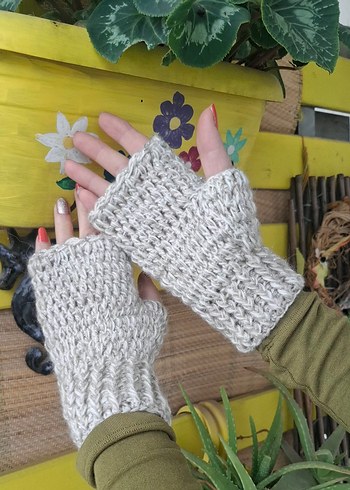 Krem Rengi Bohem Tarzı Örgü Parmaksız Kadın Eldiveni - Görsel 4