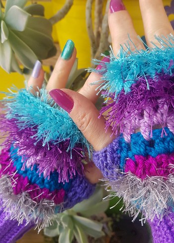 Renkli Mor Örgü Parmaksız Eldiven - Görsel 3