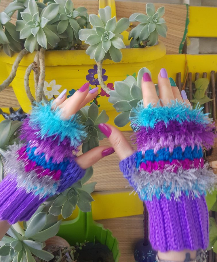 Renkli Mor Örgü Parmaksız Eldiven - Görsel 4