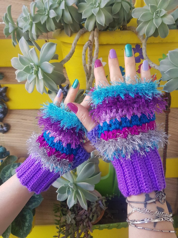 Renkli Mor Örgü Parmaksız Eldiven - Görsel 2