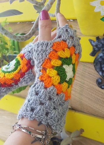 Göz Motifli El Örgüsü Parmaksız Kadın Eldiven - Görsel 3