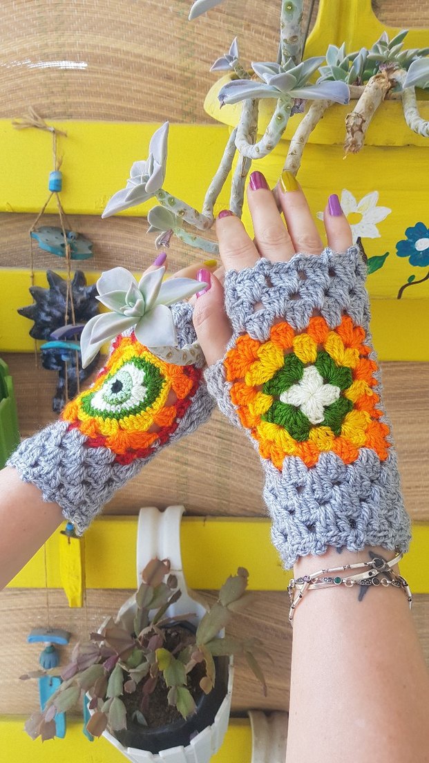 Göz Motifli El Örgüsü Parmaksız Kadın Eldiven - Görsel 5