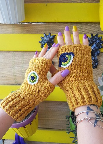 Sarı Göz Motifli Örgü Parmaksız Eldiven - Görsel 3