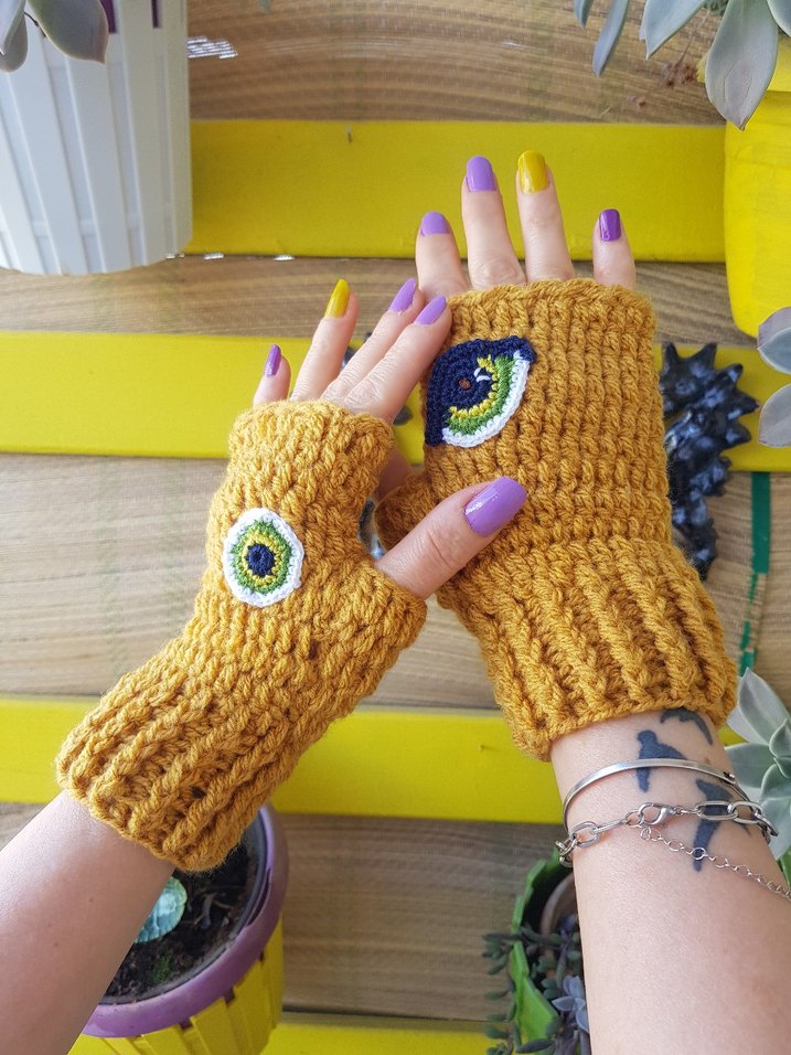 Sarı Göz Motifli Örgü Parmaksız Eldiven - Görsel 2