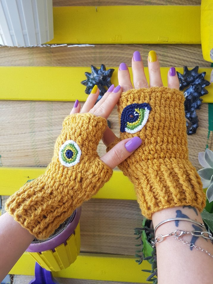 Sarı Göz Motifli Örgü Parmaksız Eldiven - Görsel 3