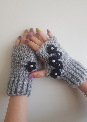 Gri Çiçekli İncili Tasarım El Örgüsü Eldiven - Görsel 5