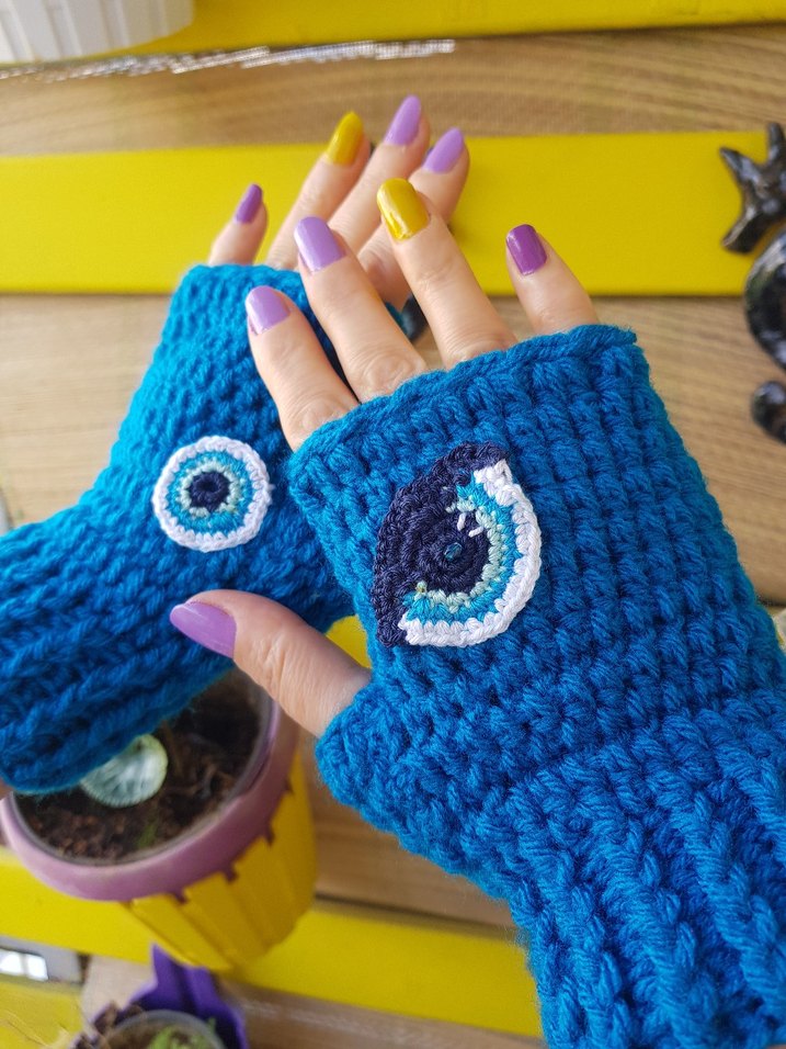 Mavi Göz Motifli Tasarım Parmaksız Eldiven - Görsel 4