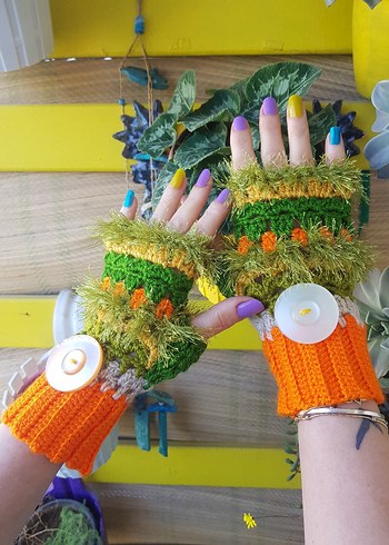 Turuncu Yeşil Düğmeli El Örgüsü Tasarım Eldiven - Görsel 6