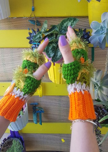 Turuncu Yeşil Düğmeli El Örgüsü Tasarım Eldiven - Görsel 2