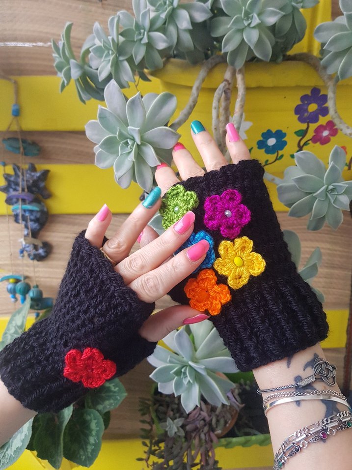 Renkli Çiçekli Örgü Tasarım Parmaksız Eldiven - Görsel 4