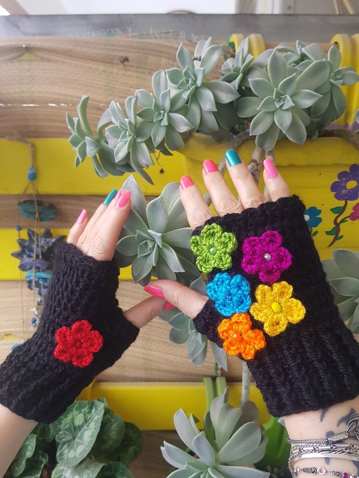 Renkli Çiçekli Örgü Tasarım Parmaksız Eldiven - Görsel 5