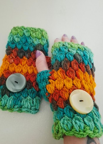 Gökkuşağı Renklerinde Düğmeli Örgü Tasarım Eldiveni - Görsel 3