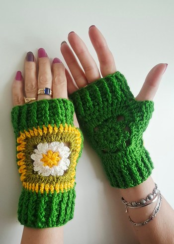Yeşil Çiçekli Örgü Bohem Kadın Eldiven - Görsel 3